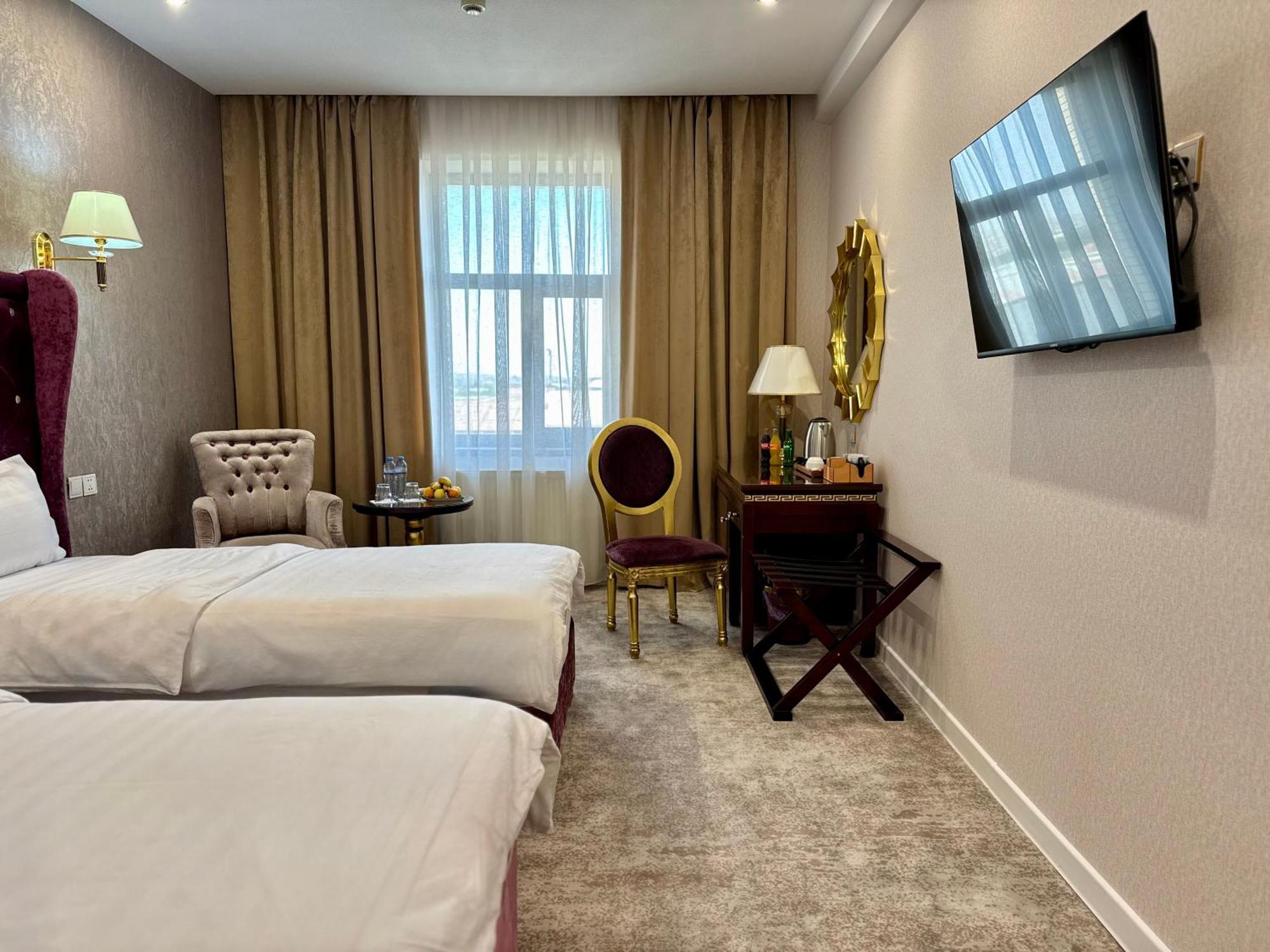 Emirhan Hotel Samarkand Eksteriør bilde