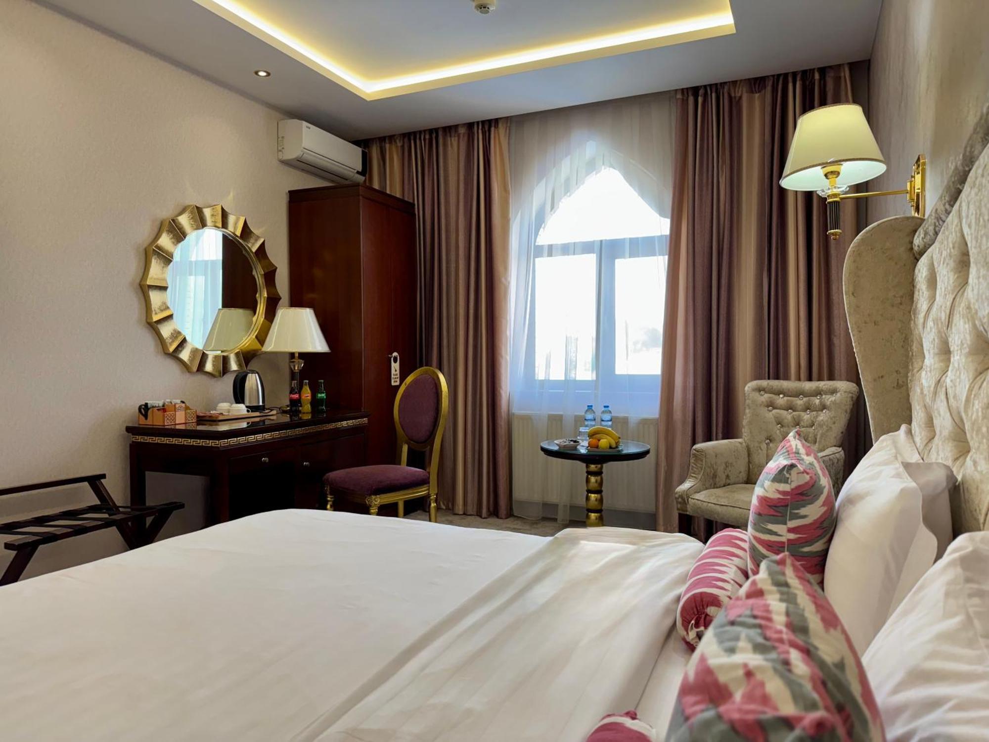 Emirhan Hotel Samarkand Eksteriør bilde